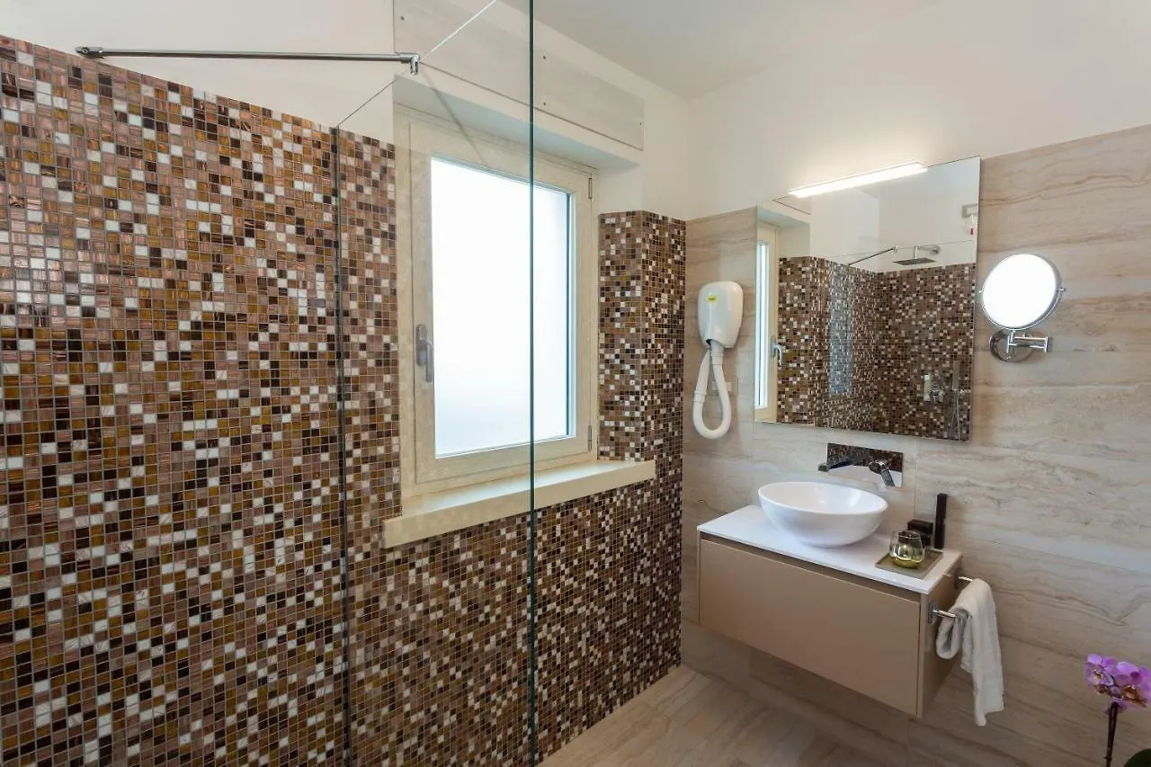 Hotel Domus Bellagio 3*,